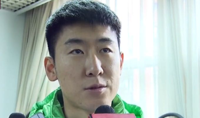 而本片也请到曾主演《蝙蝠侠：黑暗骑士崛起》、《盗梦空间》等多部口碑大片的实力派演员汤姆;哈迪在片中饰演毒液的宿主记者艾迪;布洛克，也让粉丝们十分好奇，曾饰演过多个反面角色的;汤老师如何诠释这位亦正亦邪的;反英雄角色